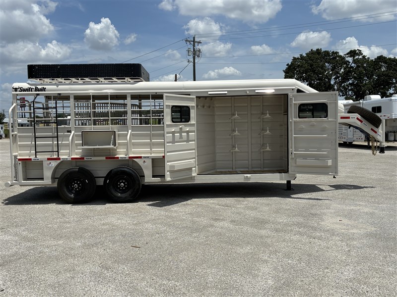 Trailer Photo 4