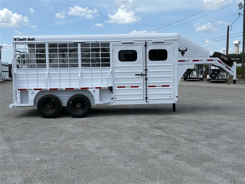 2026 Swift Built 18' 3 Horse Slant Load