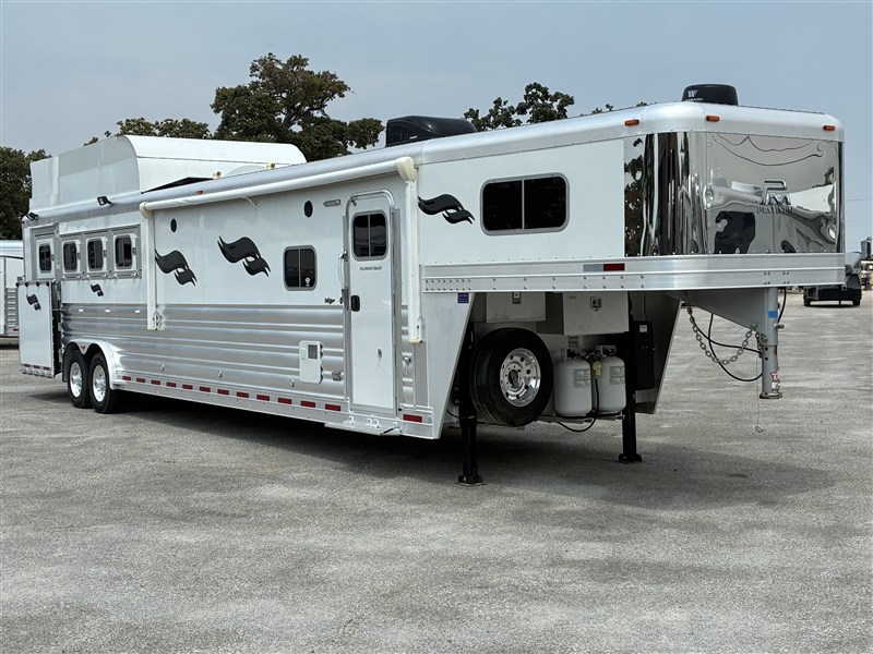 Trailer Photo 1