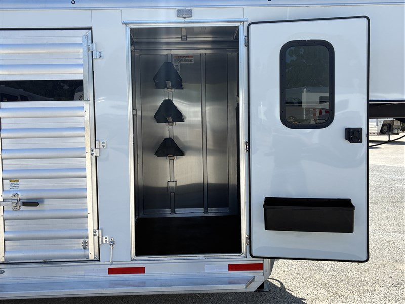 Trailer Photo 7
