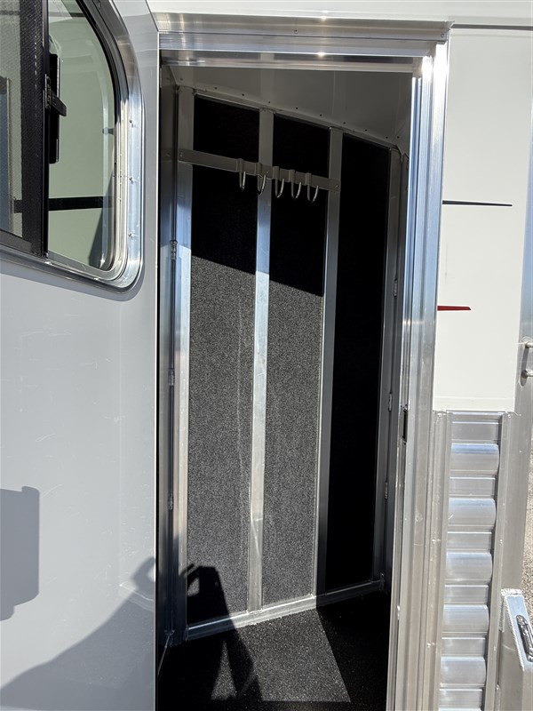 Trailer Photo 24