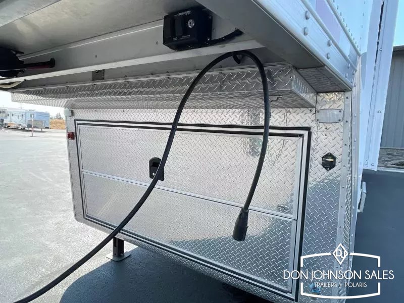2019 Featherlite 8582 lq