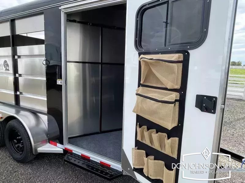 Trailer Photo 19
