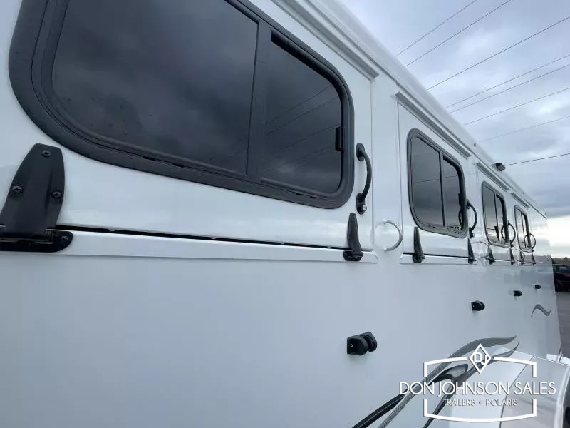 Trailer Photo 12
