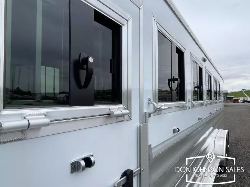 Trailer Photo 14