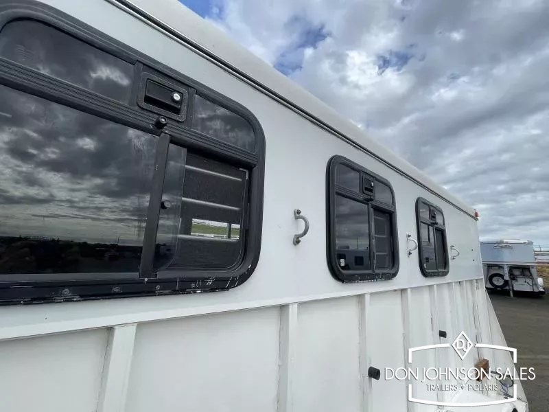 Trailer Photo 17