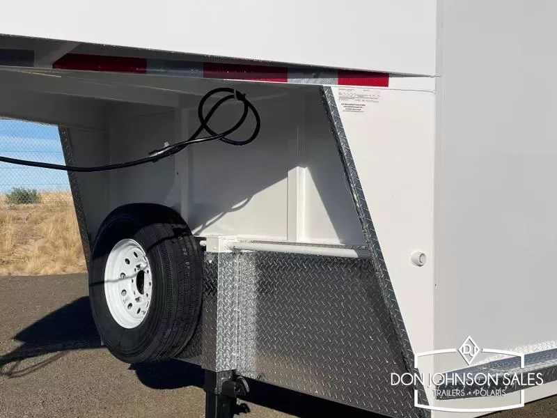 2026 Trails West hotshot 25' stock combo gn w/straight tack pkg
