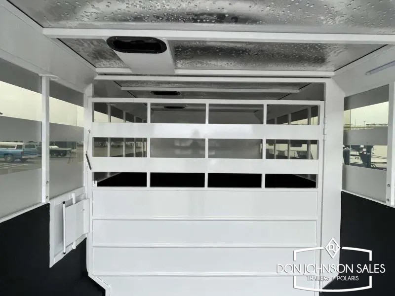 Trailer Photo 24