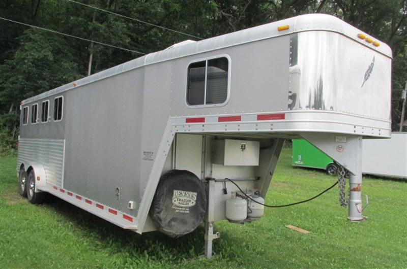 2005 Featherlite *sale $19,500! - 4 horse weekender *a/c & furnace