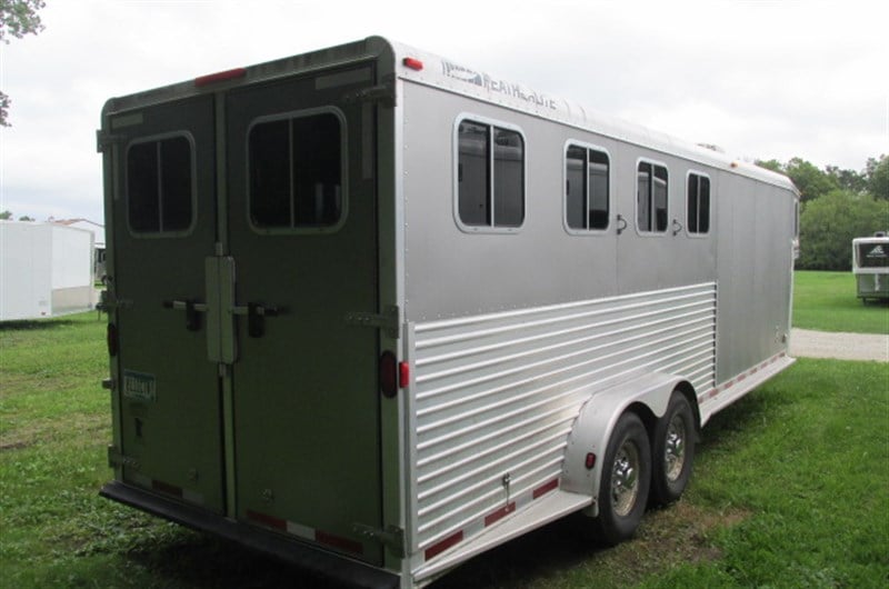 2005 Featherlite *sale $19,500! - 4 horse weekender *a/c & furnace