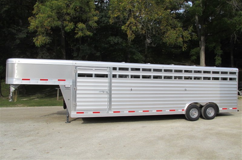 2025 Exiss 8x26 stock -- 2 gates w/sliders, roof vents