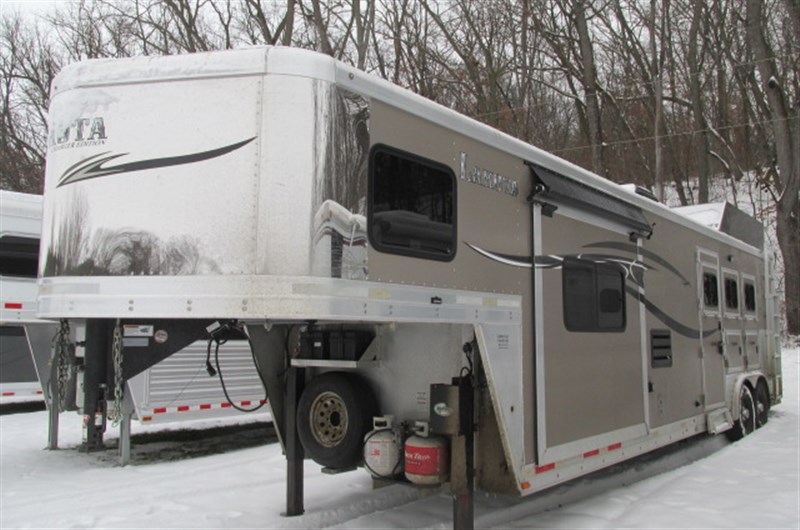 2015 Lakota - 3 horse charger 8313 slide, ramp, hayrack