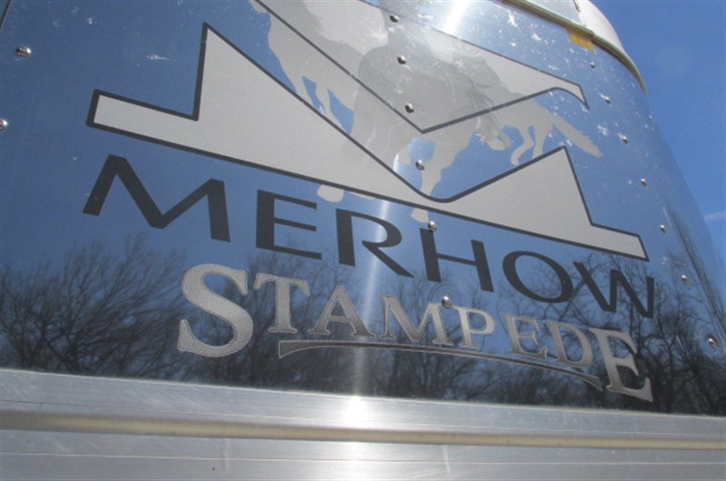 2024 Merhow - preowned 8414-da ** clean