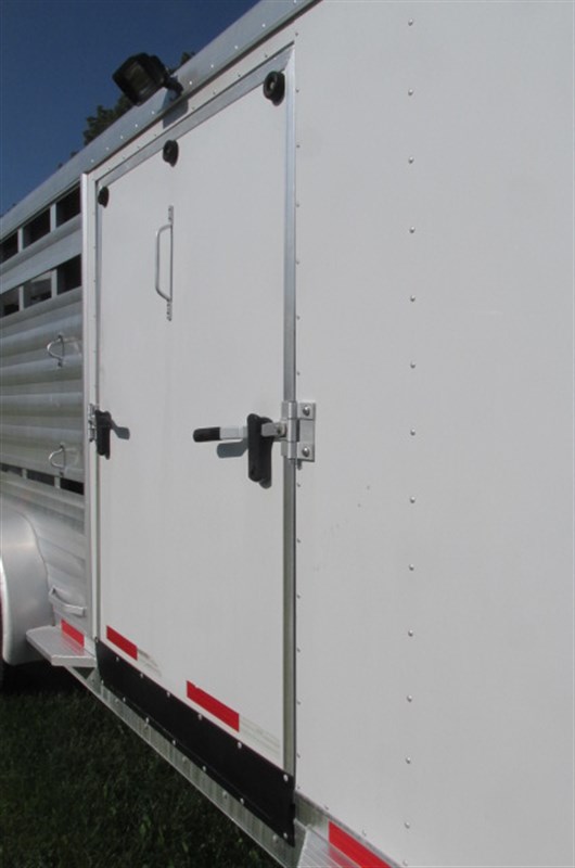 Trailer Photo 2