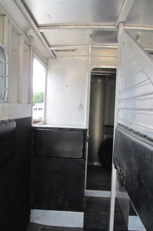 Trailer Photo 17