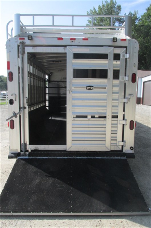 Trailer Photo 12