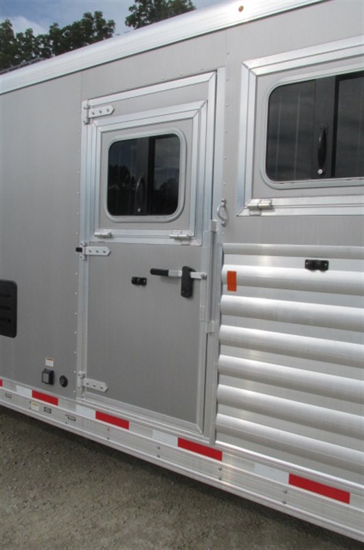 Trailer Photo 8