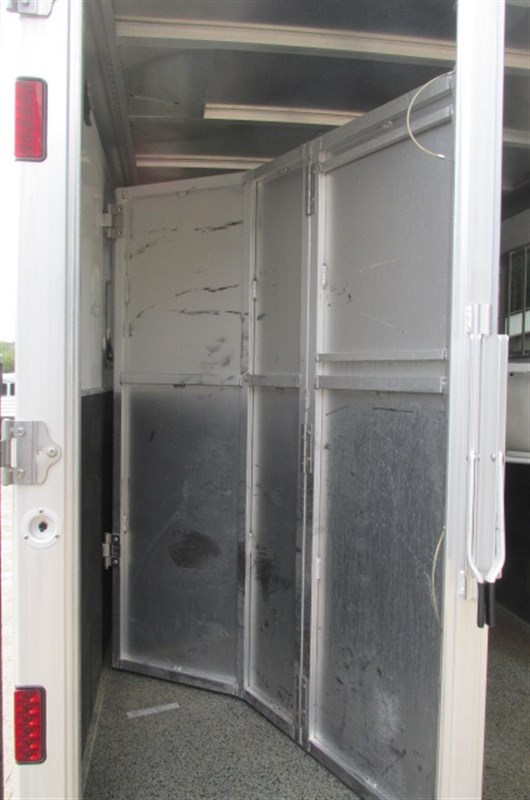 Trailer Photo 15