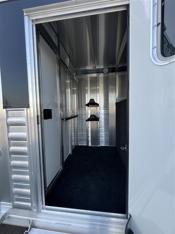 Trailer Photo 3