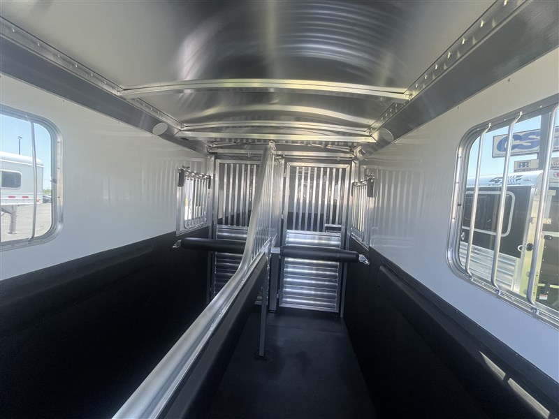 Trailer Photo 5