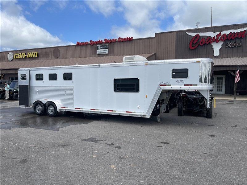 2003 Exiss 4Horse Trailer with Oak Interior