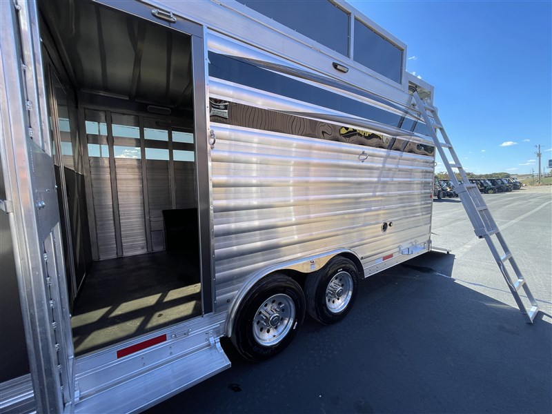 Trailer Photo 9