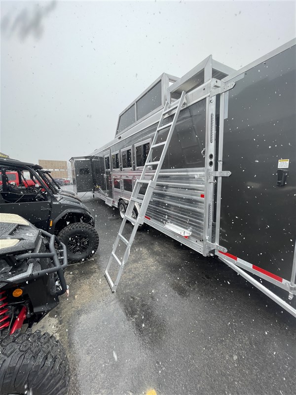 Trailer Photo 4