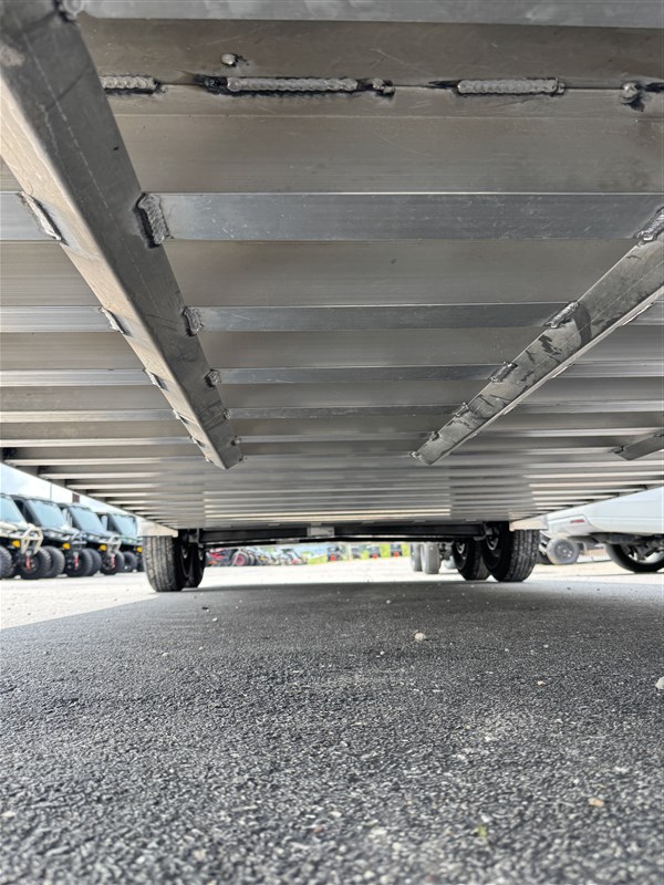 Trailer Photo 11