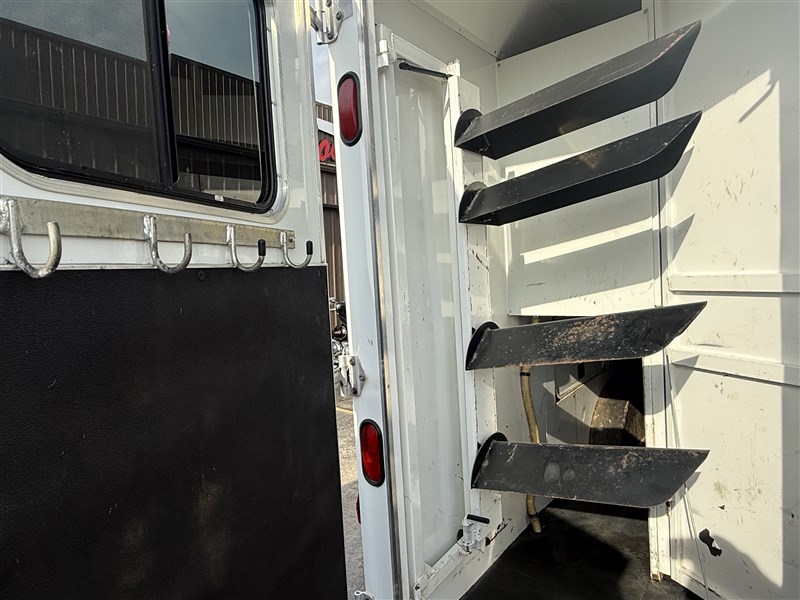Trailer Photo 7