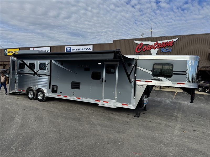 2026 Lakota charger 8313 three horse trailer