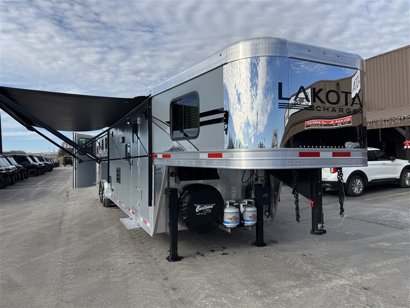 2026 Lakota charger 8313 three horse trailer