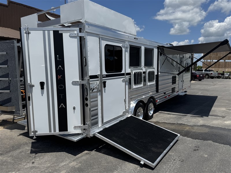 2026 Lakota charger 8315rk side load with warranty forever