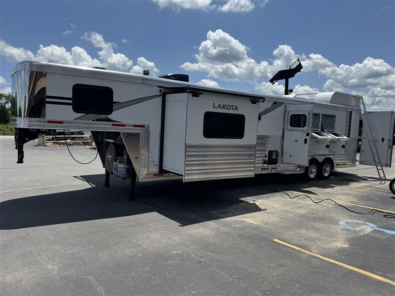 2026 Lakota charger 8315rk side load with warranty forever