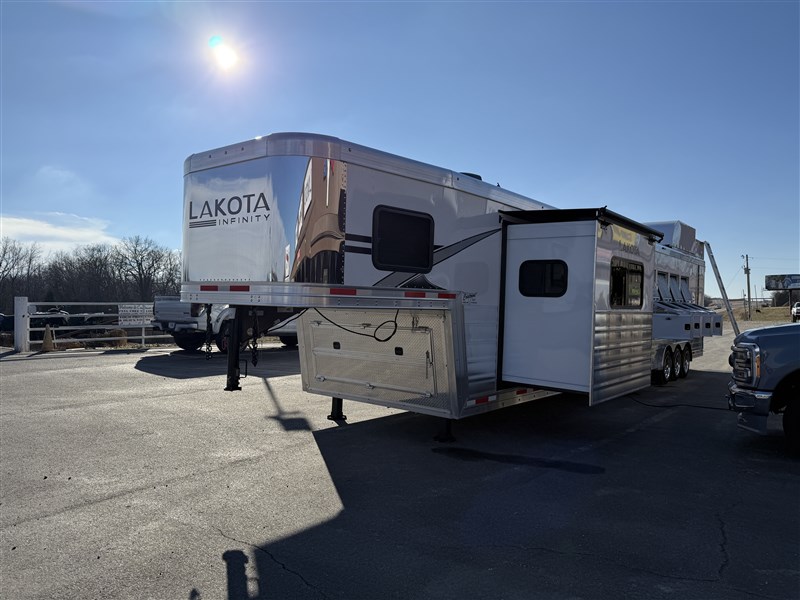 Trailer Photo 8