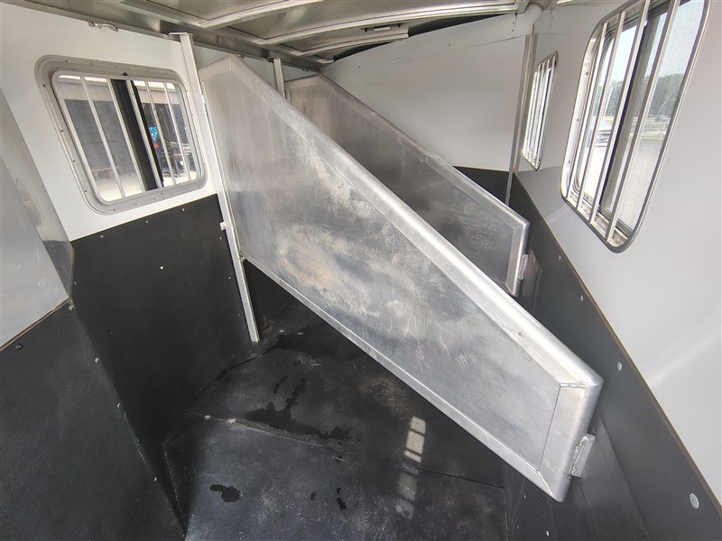 Trailer Photo 13