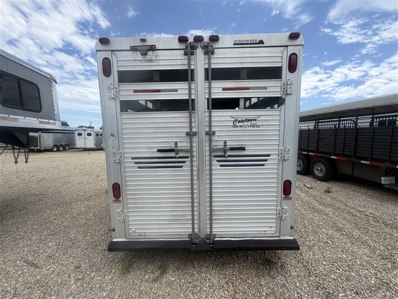 1994 Sundowner three horse trailer