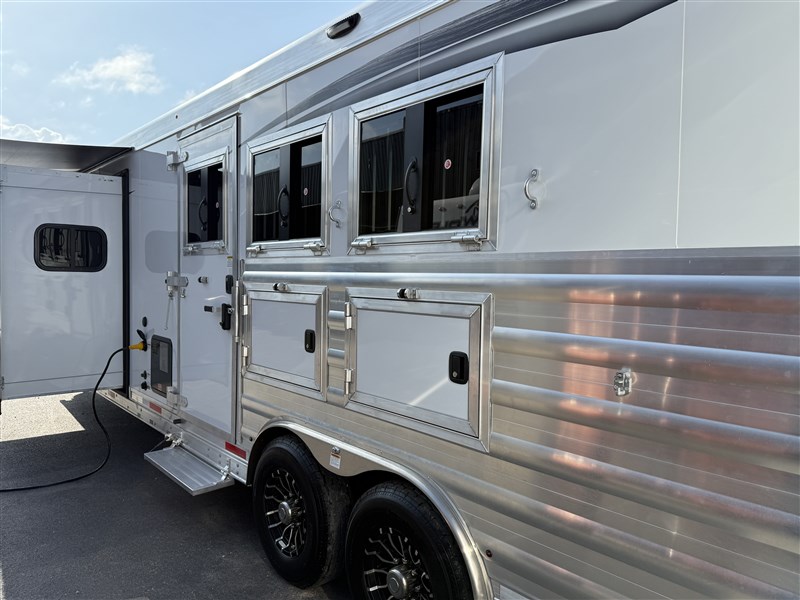 Trailer Photo 10