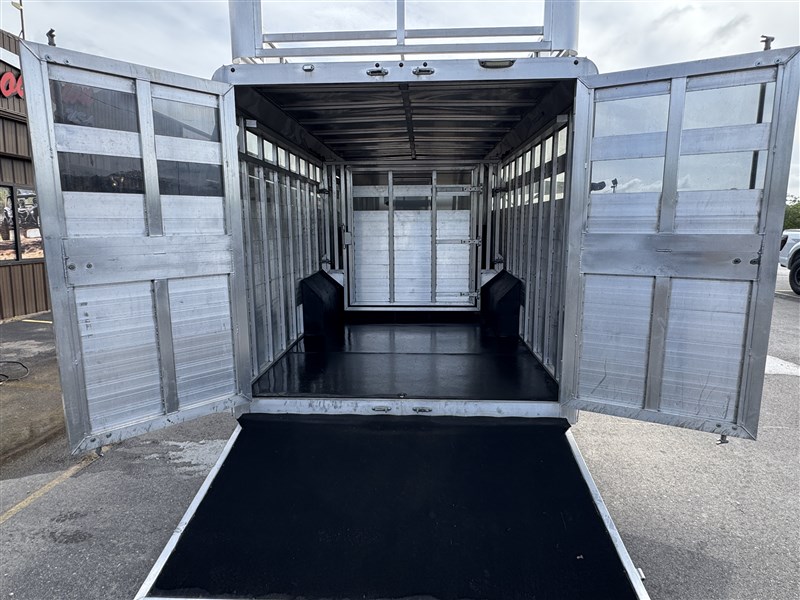 Trailer Photo 7