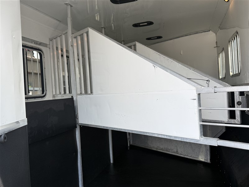 Trailer Photo 15