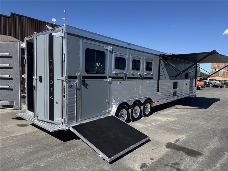 Trailer Photo 7