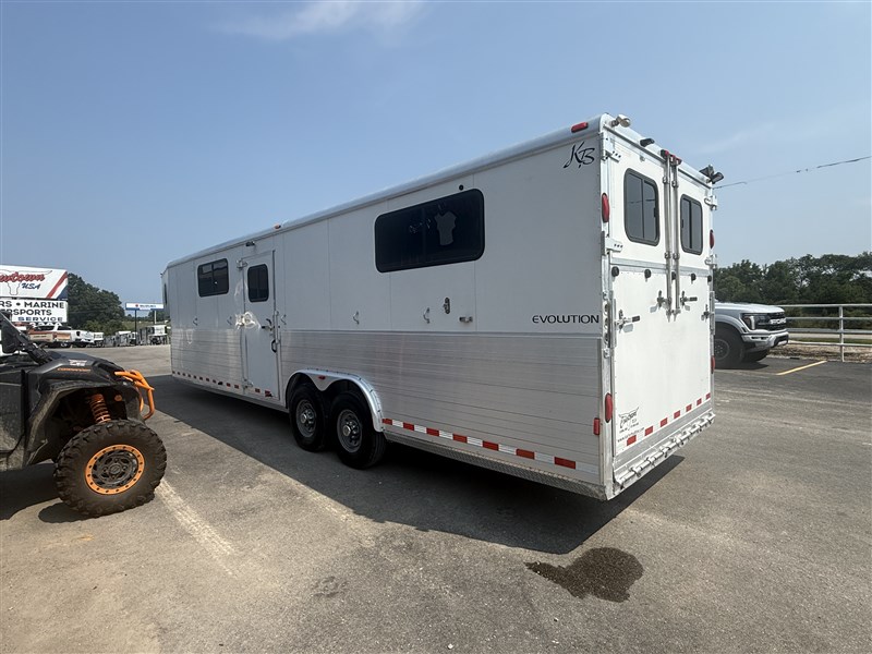 Trailer Photo 7