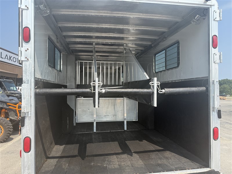 Trailer Photo 9