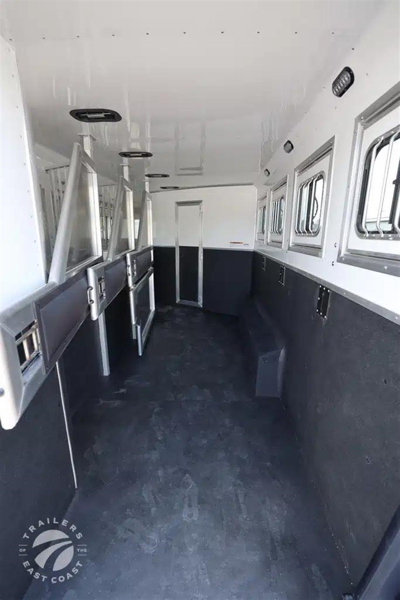 Trailer Photo 15