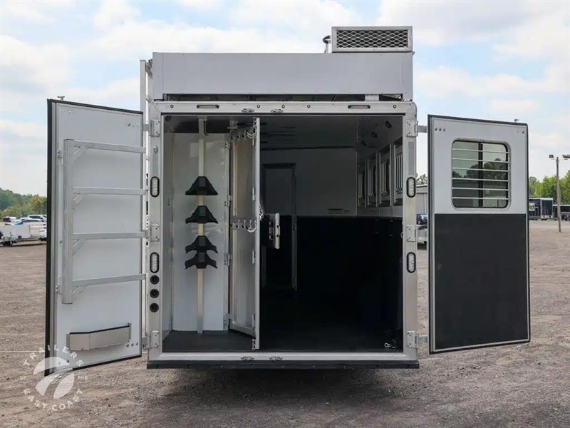 Trailer Photo 9