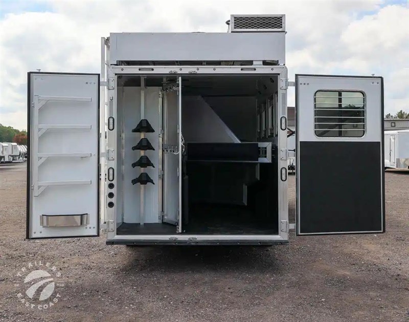 Trailer Photo 7