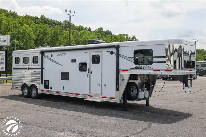 2024 Lakota Charger C8313SR
