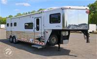 2005 3 horse Sundowner 