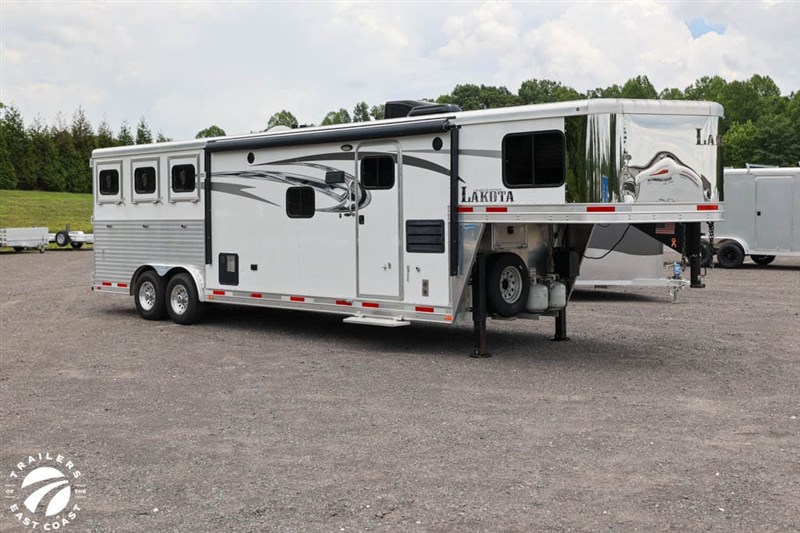2016 Lakota Charger C8311RK