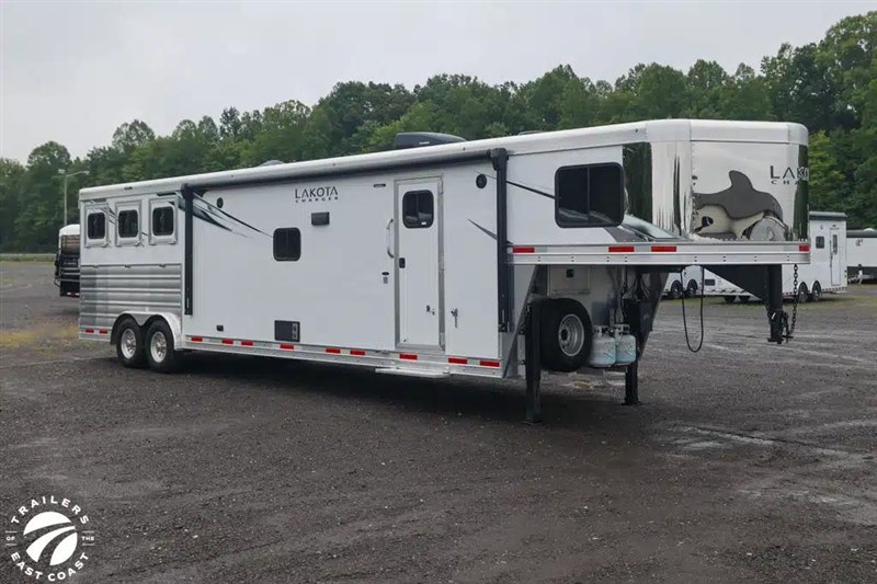 2024 Lakota Charger C8315SR