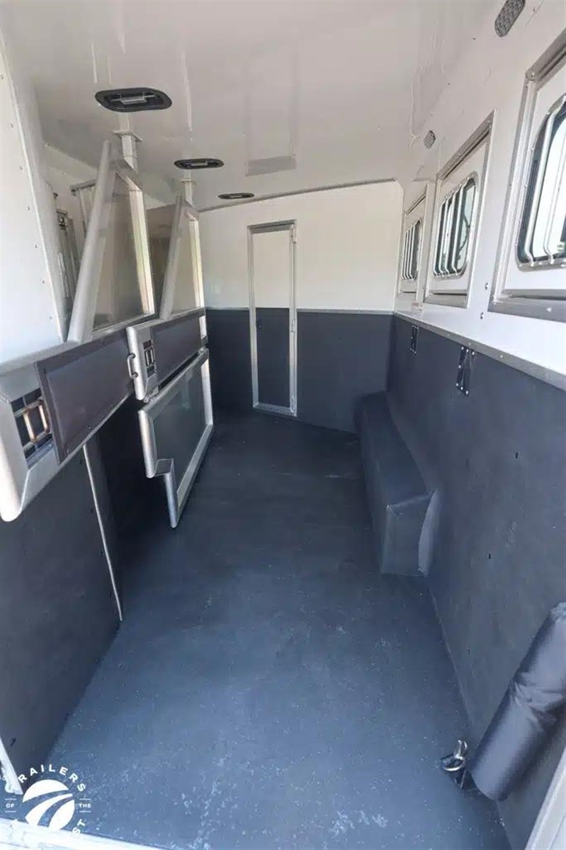 Trailer Photo 19